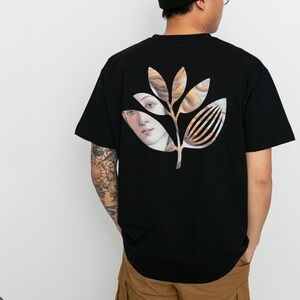 Magenta Skateboards Botticelli Plant Graphic TShirt‎